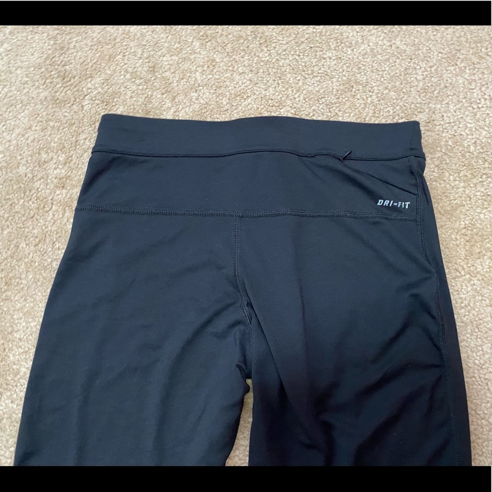 EUC Nike Black 3/4 Length Leggings - Picture 5 of 6
